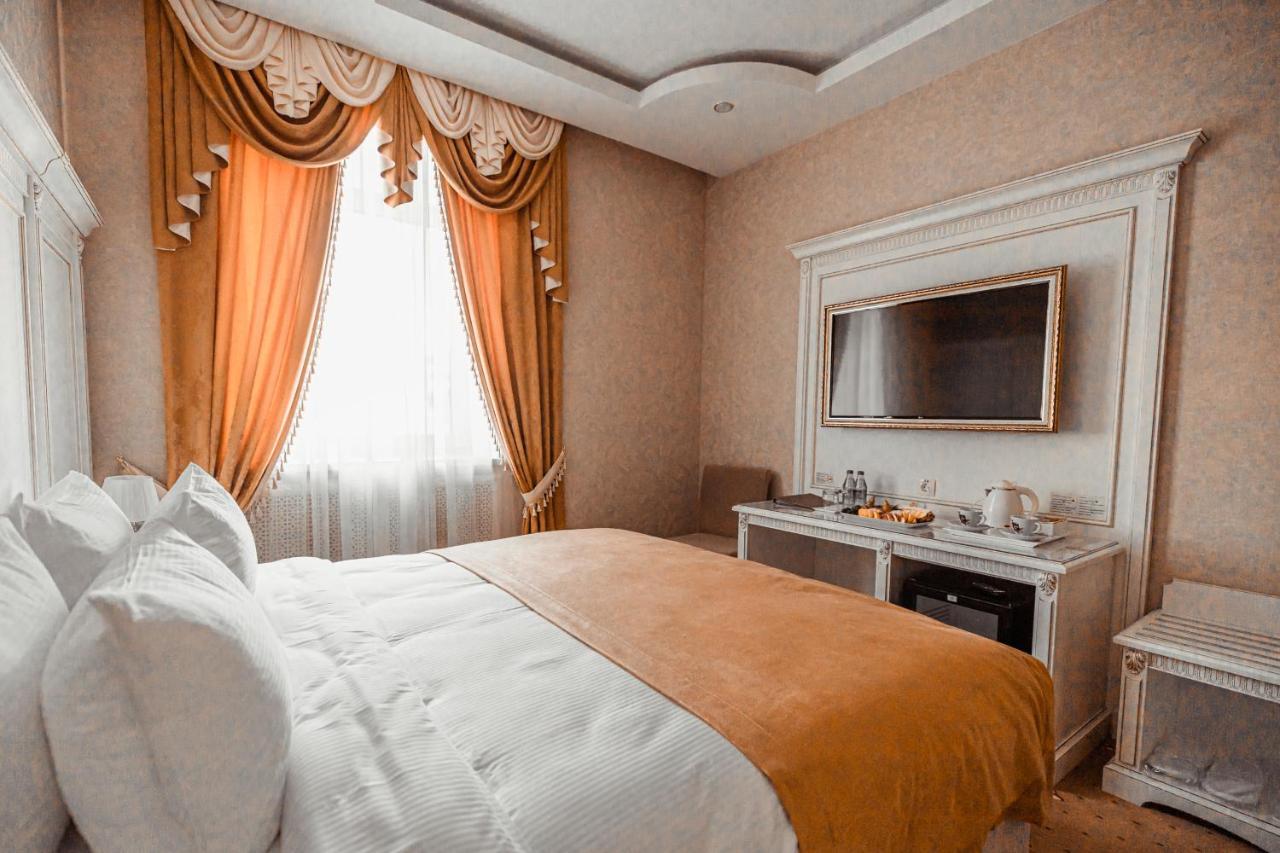 Imperial Palace Hotel 明斯克 外观 照片