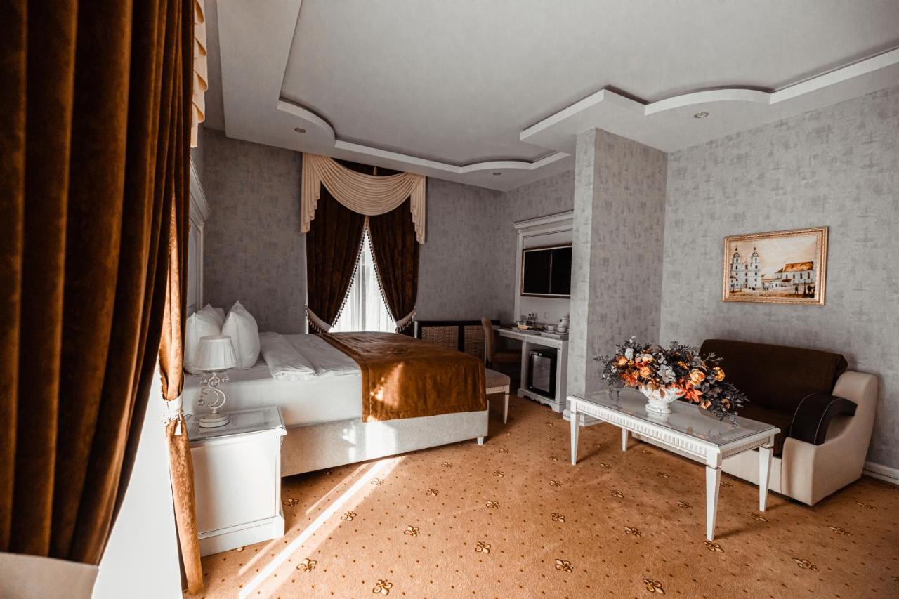 Imperial Palace Hotel 明斯克 外观 照片