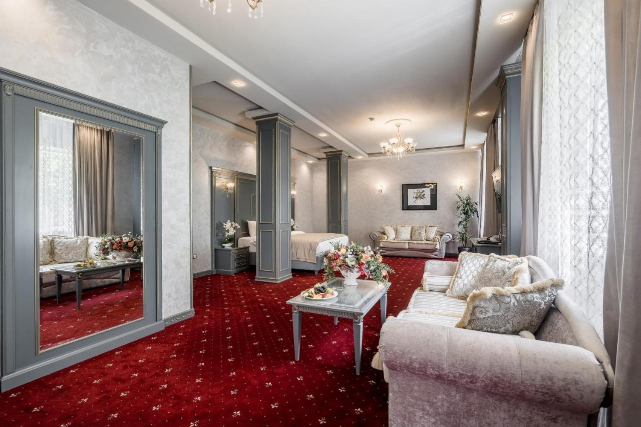 Imperial Palace Hotel 明斯克 外观 照片