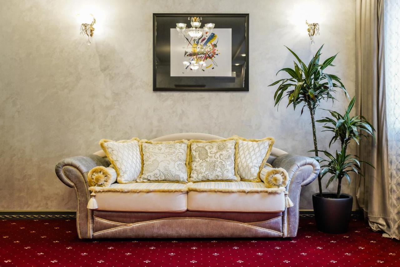 Imperial Palace Hotel 明斯克 外观 照片