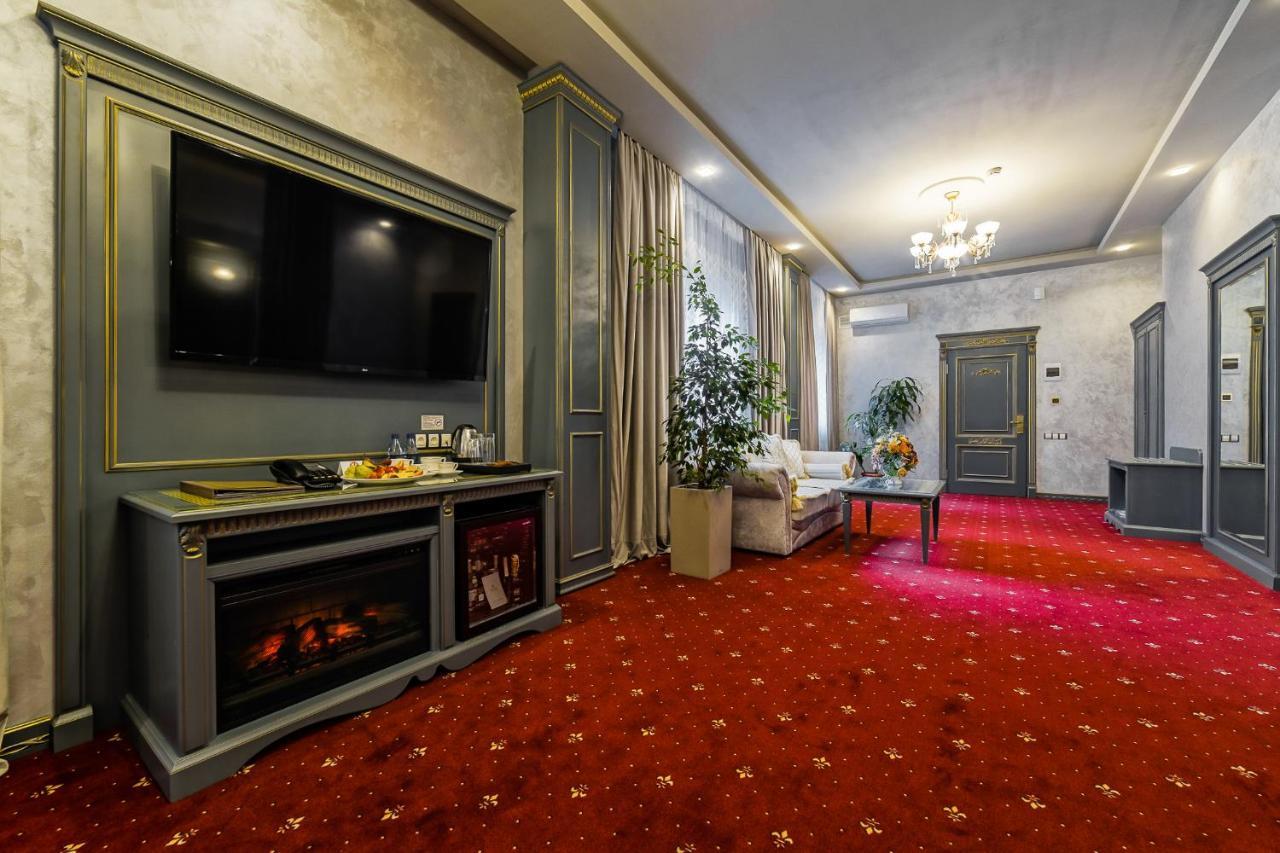 Imperial Palace Hotel 明斯克 外观 照片